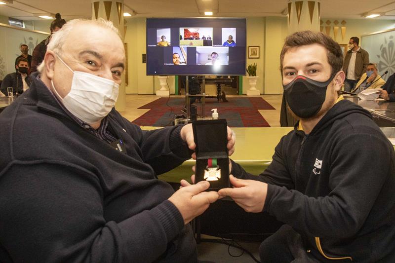Prefeito Rafael Greca, recebe parte da delegação curitibana que vai para os Jogos de Tóquio. Curitiba, 12/07/2021. Foto: Ricardo Marajó/SMCS